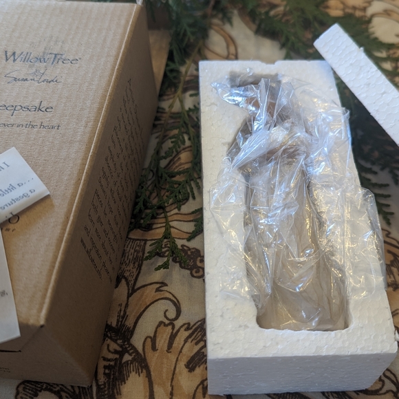 2 Willow Tree keepsakes: "Kept Forever in the Heart" and "Miss You" set of 2 - Picture 8 of 8